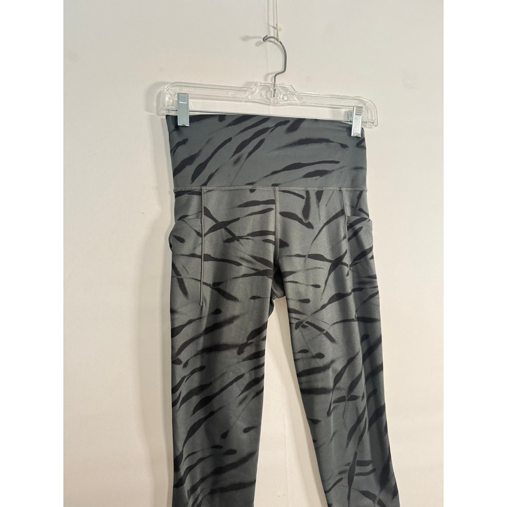 Athleta • Salutation Stash‎ Pocket II 7/8 Tight Grey Tiger Stripe Leggings XS - Picture 4 of 9